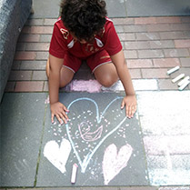 stoepkrijttekening baby