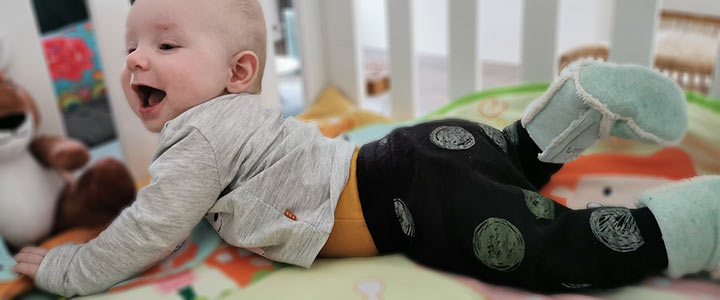 Bijzondere ontwikkelingen in een babyleven - van rug naar buik draaien Bijzondere ontwikkelingen in een babyleven - van rug naar buik draaien