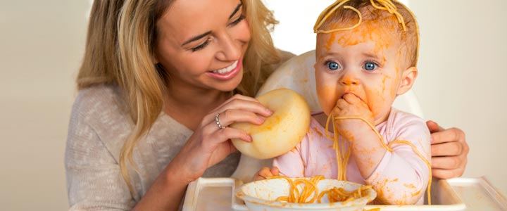 De wang van je baby eten geven De wang van je baby eten geven | KindjeKlein