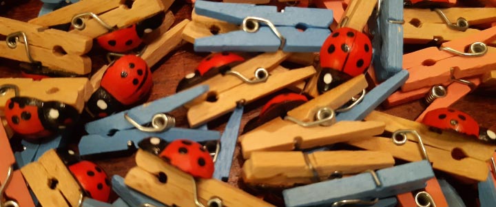 Een wasknijper zonder veer Een wasknijper zonder veer