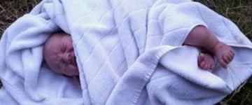 Baby te vondeling gelegd Baby te vondeling gelegd