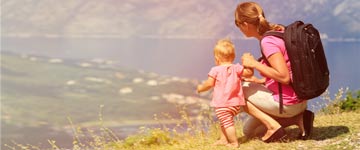 Wandelen met kind in de rugzak bij Lake Louise