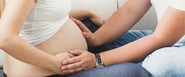 Voelen bewegen en schoppen Waarom schopt de baby in je buik?
